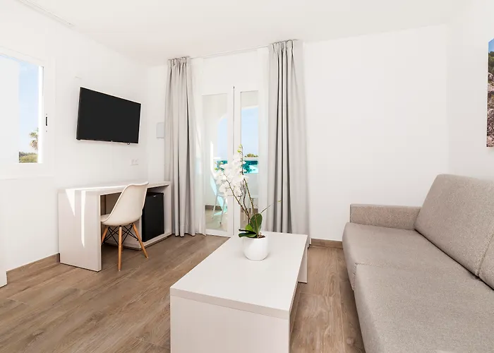 Globales Mediterrani Hotel 4*